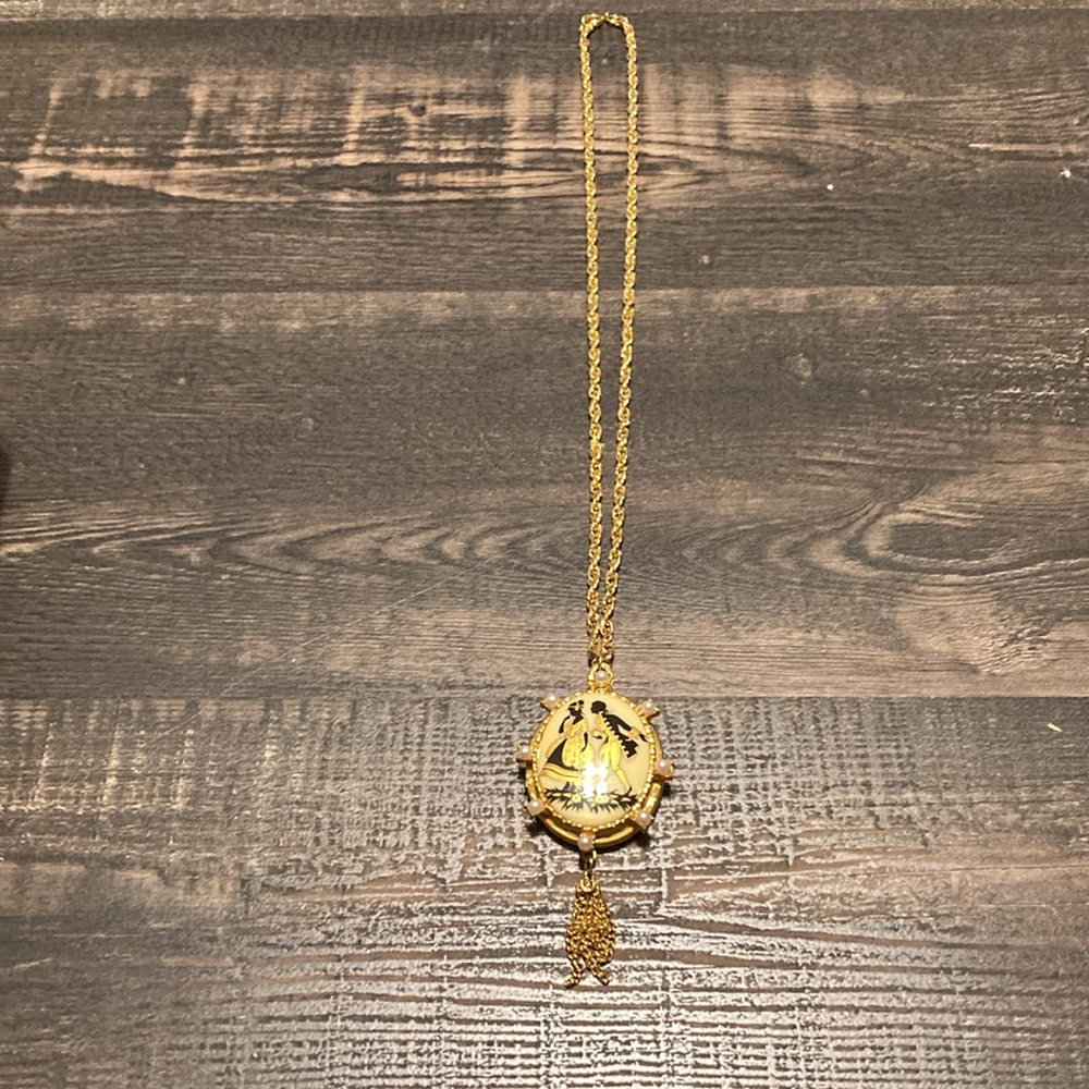 Vintage photo locket pendant necklace, gold - Picture 3 of 6